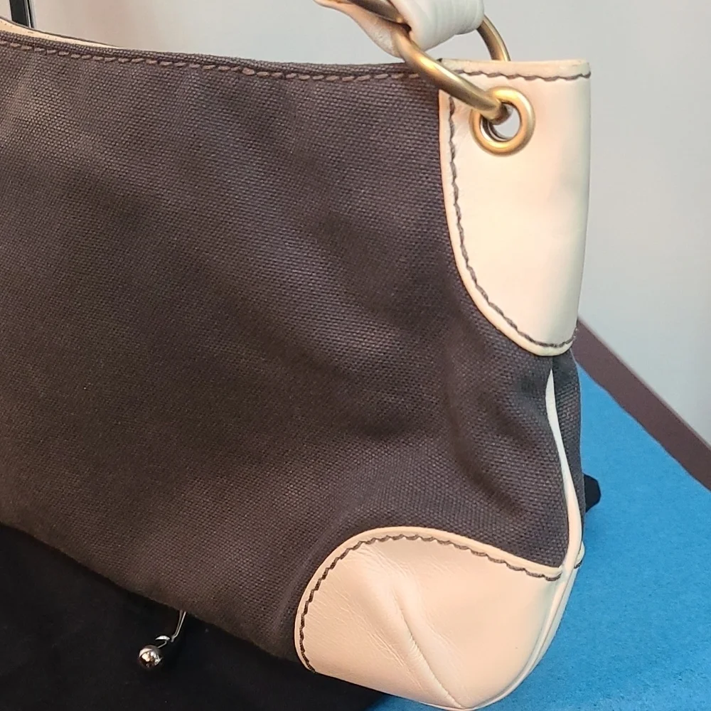CHANEL CC Vintage Olsen Bag - Picture 8 of 17